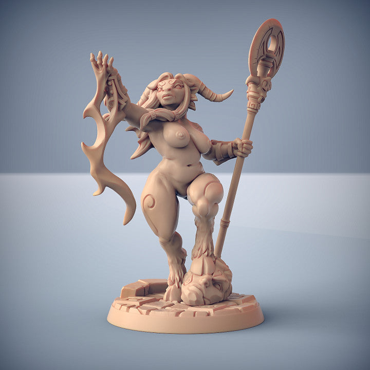 Taura the Oracle - Naked Order of the Labyrinth Beauty
